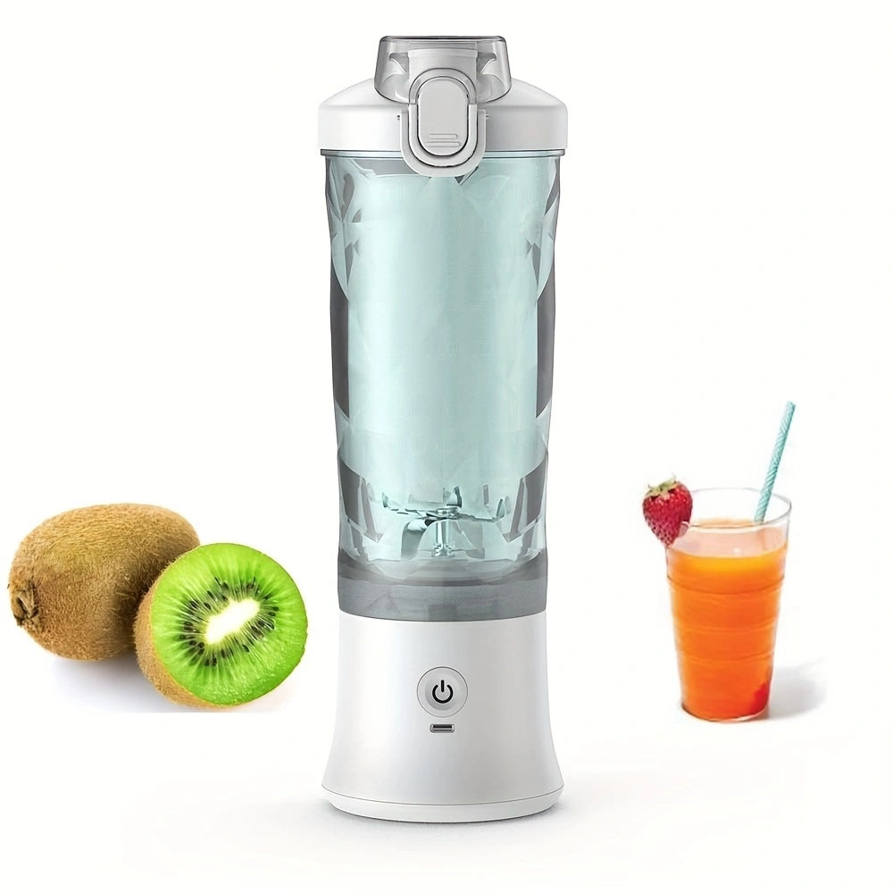 Portable Blender 600ML making fresh smoothie